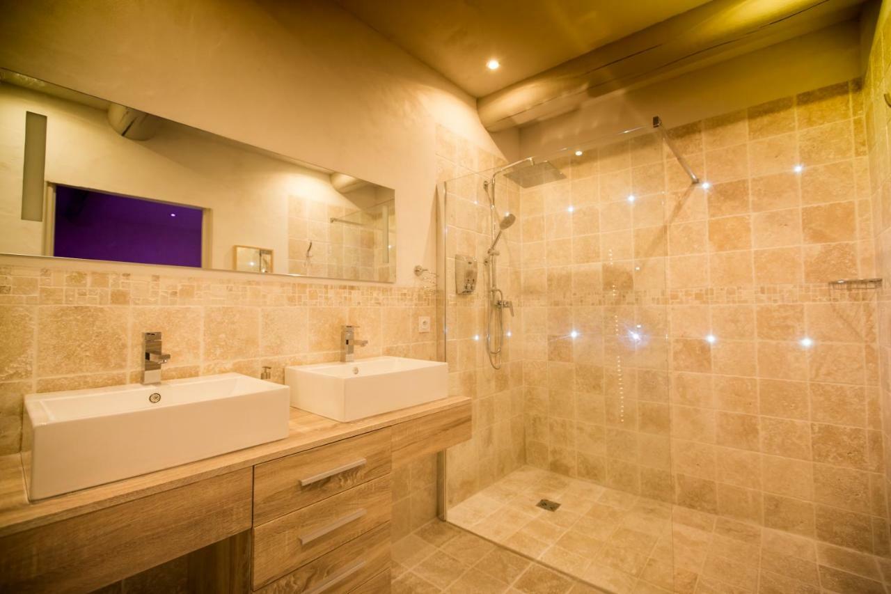 Abri Cosy - Suite Romantique En Camargue แซ็ง จิลส์ ภายนอก รูปภาพ